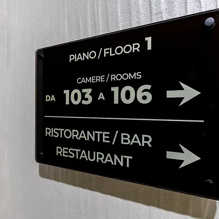 Hotel La Tour Palace & Restaurant