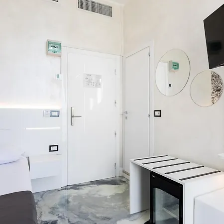 La Tour Palace & Restaurant מלון 3*