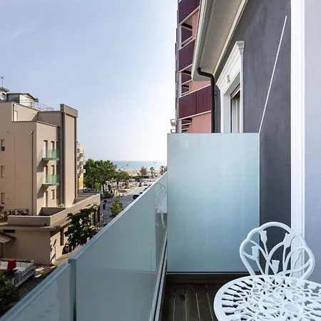 酒店 La Tour Palace & Restaurant