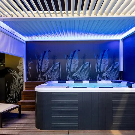 La Tour Palace & Restaurant Hotel 3*
