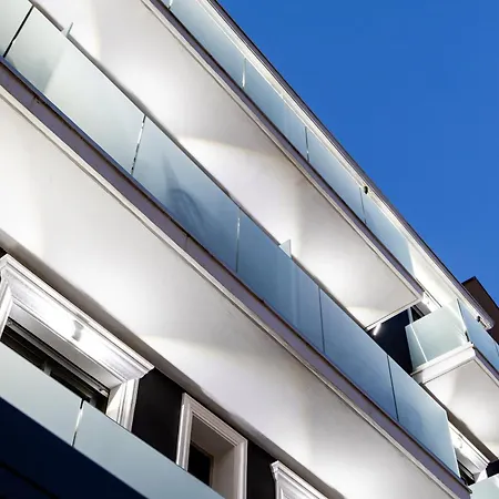 Ξενοδοχείο La Tour Palace & Restaurant