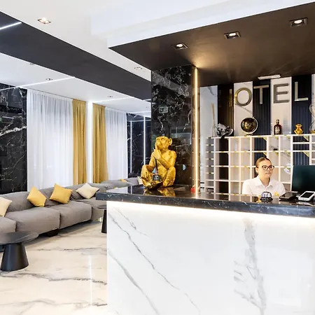 La Tour Palace & Restaurant Ξενοδοχείο