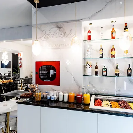La Tour Palace & Restaurant 酒店 3*