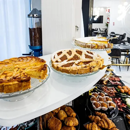 La Tour Palace & Restaurant 3*