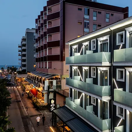 La Tour Palace & Restaurant מלון רימיני