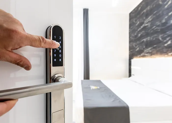 Hotel La Tour Palace & Restaurant 3*