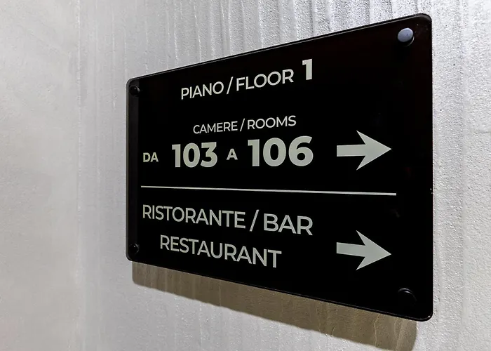 Hotel La Tour Palace & Restaurant