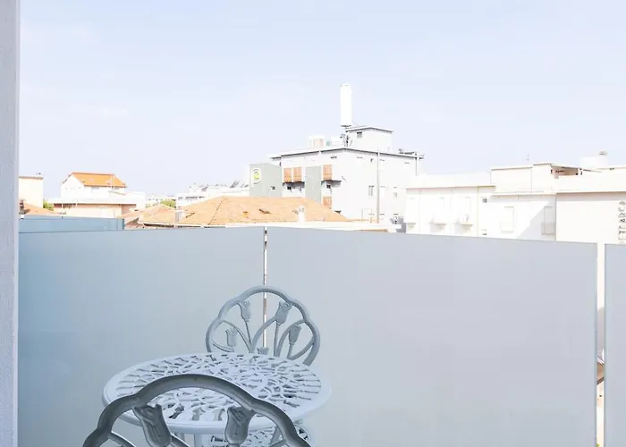 La Tour Palace & Restaurant 3*