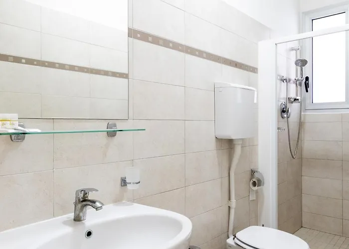 La Tour Palace & Restaurant Hotel 3*