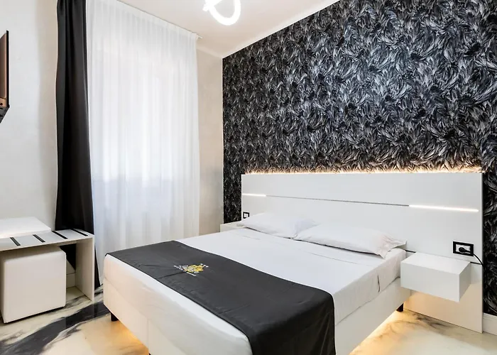 La Tour Palace & Restaurant Hotel