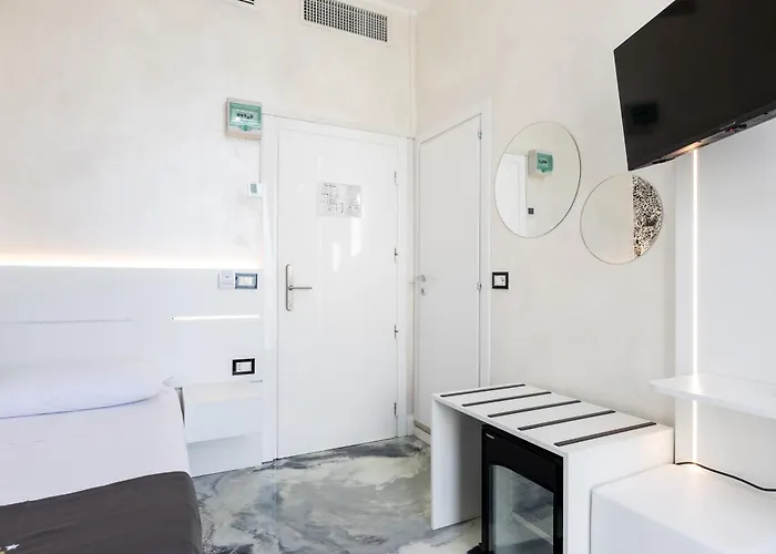 La Tour Palace & Restaurant Hotel 3*