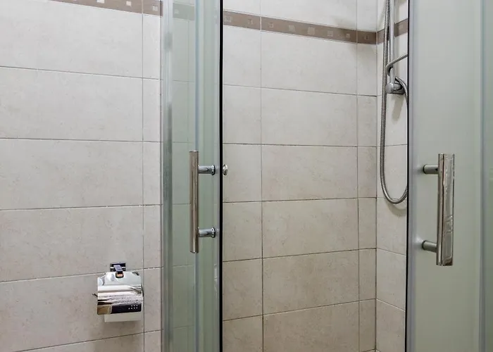 La Tour Palace & Restaurant Hotel 3*