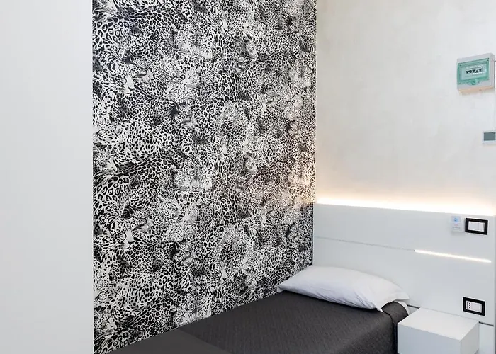 La Tour Palace & Restaurant Hotel