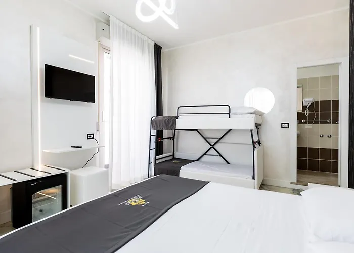 Hotel La Tour Palace & Restaurant 3*