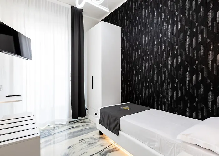 La Tour Palace & Restaurant