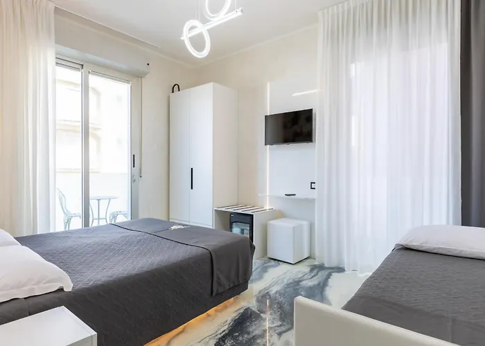 La Tour Palace & Restaurant Hotel 3*