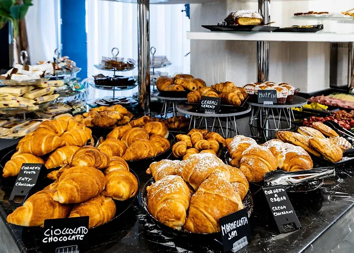 La Tour Palace & Restaurant Hotel