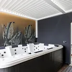 Hotel La Tour Palace & Restaurant