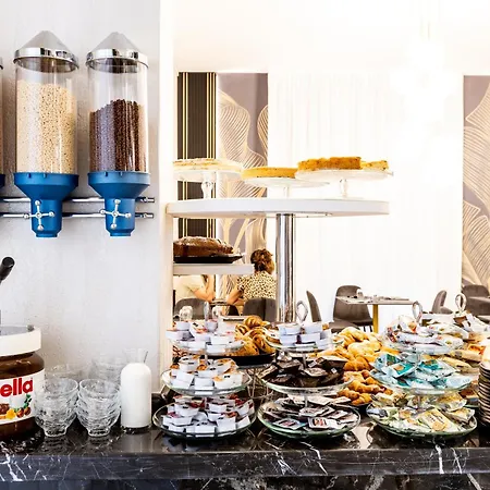 La Tour Palace & Restaurant Hotel 3*