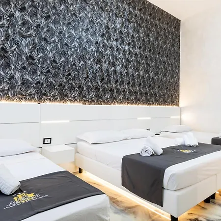 Hotel La Tour Palace & Restaurant