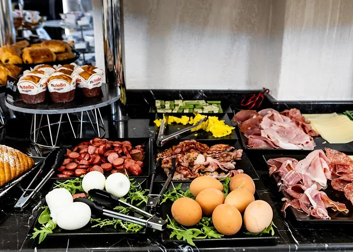 Hotel La Tour Palace & Restaurant 3*